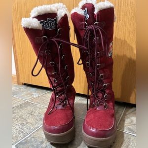 Pair snow boots size 10